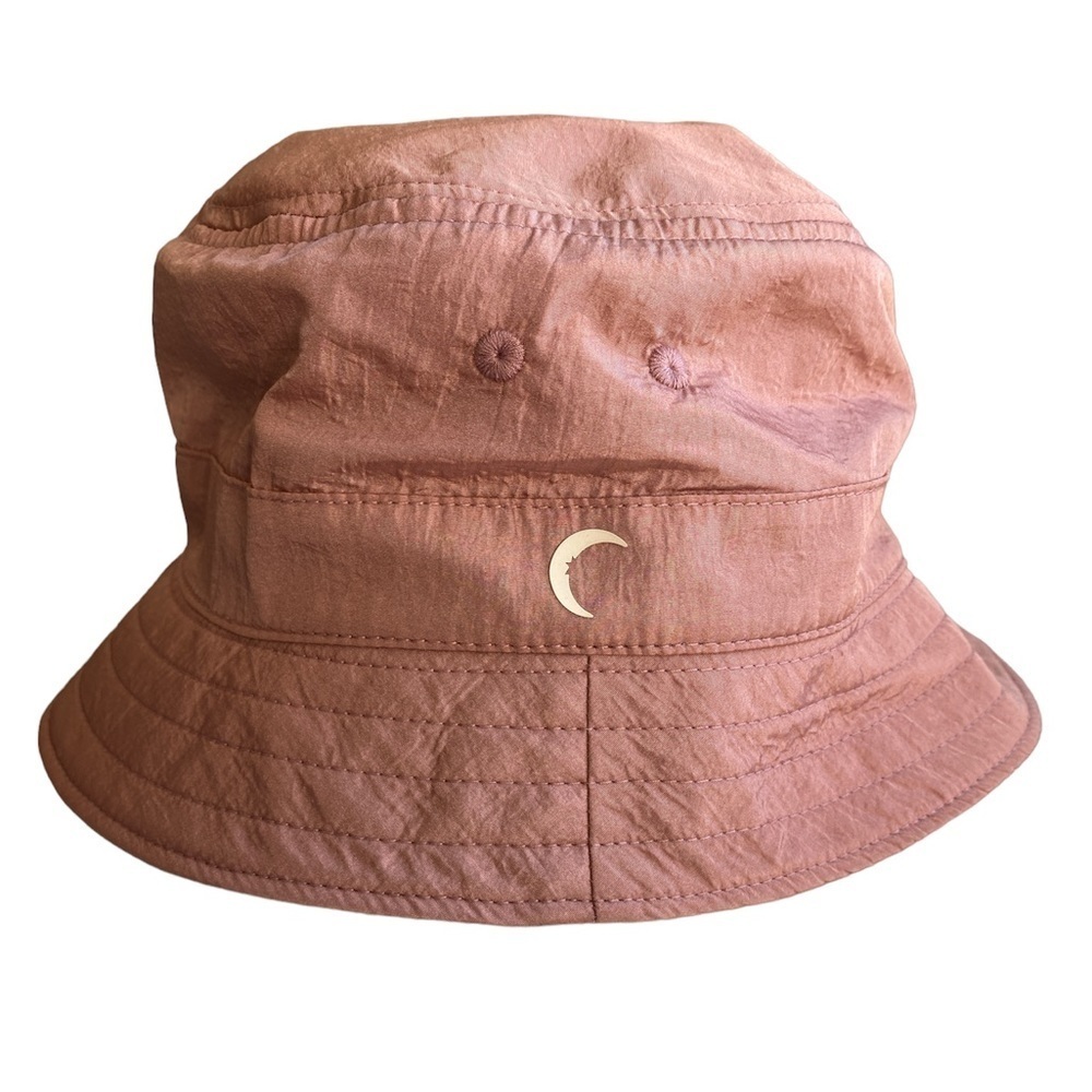 ZYIA BUCKET HAT.